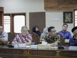 Rugikan Daerah, Komisi II Imbau Kendaraan Plat Non DA Segera Ditertibkan