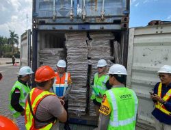 Kapolda Kalsel Tinjau Kedatangan Perdana Logistik Pemilu 2024