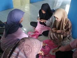 Asah Kreativitas Anak Muda, Srikandi Ganjar Adakan Pelatihan Pembuatan Konektor Masker di Tapin