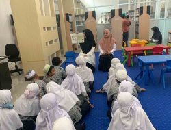 Kunjungan Perdana, Rombongan SDIT Al-Ihsan Akui Kualitas Layanan Perpustakaan Tendean