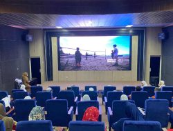 Kini Ada Tontonan Petualangan Glen di Teater Perpustakaan Palnam