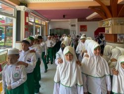 Giliran Peserta Didik MIN 3 Kota Banjarmasin Padati Perpustakaan Palnam