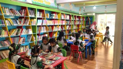Tumbuhkan Minat Baca Sejak Dini, Perpustakaan Palnam Jadi Tujuan Wisata Literasi TK Kartika V-29 Banjarmasin
