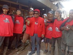 Di Tengah Sosialisasi Caleg Nomor Urut 1 Dapil Banjarmasin Barat, Samosir Bertemu dengan 11 Anak Kecil Piatu