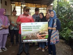 Fraksi PDI-P DPRD Banjarmasin Bantu Penyaluran Bantuan Bibit Pohon PT Pelindo Sub Regional Kalimantan