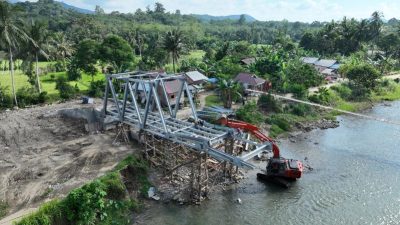 Jembatan Darurat Desa Alat Sering Hancur, Bupati Aulia: Solusinya Jembatan Permanen