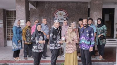 Komisi I Bersama KPID Kalsel Pelajari KPID Kalteng