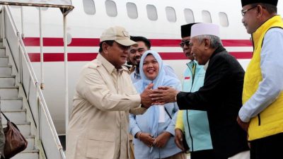 Kedatangan Prabowo Disambut Ulama Banua, Salah Satunya Guru Wildan Salman