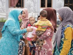 Motivasi Makan ikan dan Makanan Bergizi, Warga Terkesan Kehadiran Istri Gubernur di Tabukan Batola
