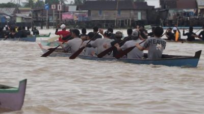 Kegembiraan Warga Basirih Saksikan Lomba Jukung Tradisional, Paman Birin Berharap Jadi Wahana Pengenalan Budaya Bagi Generasi Muda