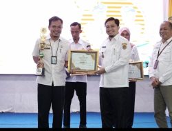 Bupati HST Serahkan Penghargaan Inovasi Antar SKPD, Berikut Daftar Pemenangnya