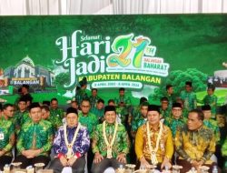 Puncak Harjad Ke -21, Bupati Balangan Abdul Hadi Teken MoU Program Beasiswa 1000 Sarjana