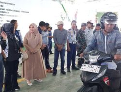 Pj. Bupati Pulang Pisau Pantau Arus Mudik di Pelabuhan Bahaur