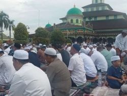 Ribuan Jemaah Padati Masjid Jami Sungai Jingah, Pelaksanaan Shalat Idul Fitri 1445 H