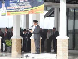 Peringatan Hadiknas 2024, Disdik Batola Serahkan Berbagai Penghargaan