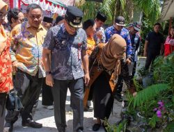Erlin Hardi Buka Panen Hasil Belajar SDN Kapuas