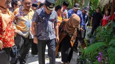 Erlin Hardi Buka Panen Hasil Belajar SDN Kapuas