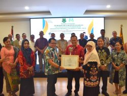 Pemkab Kapuas Terima Anugerah Parahita Ekapraya Kategori Madya