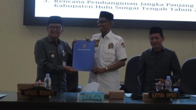 Wakil Bupati HST Mansyah Sabri Ikuti Paripurna DPRD