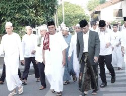 Gubernur Kalsel dan Acil Odah Sholat Idul Adha di Mesjid Raya Sabilal Muhtadin