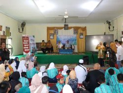 Bank Kaksel Bersama OJK Sosialisasikan Pentinya Menabung Kepada Pepajar SLB Negeri 3 Banjarnasin