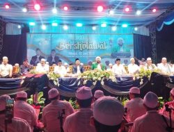 Ribuan Umat Islam Ramaikan Murakata Bersholawat Bersama Habib Syech