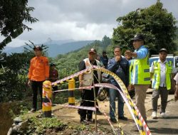 BPBD Tanah Bumbu Tinjau Lonsor di Kecamatan Mantewe Desa Amil Baru