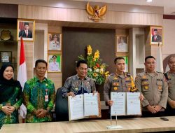 Dukung Pemasangan E-TLE, Bupati Abdul Hadi Serahkan Dana Hibah untuk Polres Balangan