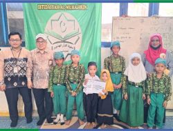 UPZ Bank Kalsel Berikan Bantuan Biaya Pendidikan Kepada 23 Anak Yatim dan Dhuafa di MI A-Muhajirin
