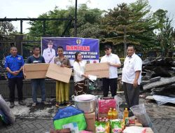 Peduli Korban Kebakaran, Bupati HST Salurkan Bantuan