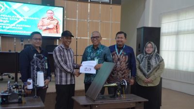 Penanganan Kemiskinan, Pemkab Balangan Bantu Peralatan Kerja