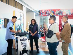 Teman Setia Berkendara Bersama Honda EM1 e:, Honda Power Pack Charger e: