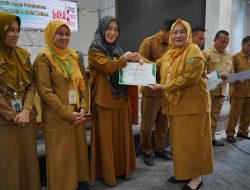 Pemkab Balangan Berikan Pengharagaan Kepada 21 Agen Perubahan Dukung Peningkatan RB