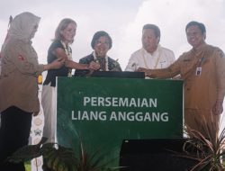 Menteri LHK Siti Nurbaya Resmikan Persemaian Liang Anggang di Banjarbaru
