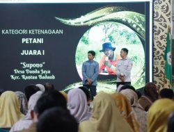 Pemkab Batola Berikan Penghargaan Pada Insan Pertanian Berprestasi
