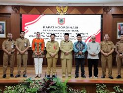 Gubernur H. Muhidin Pimpin Rapat Persiapkan Pelantikan Serentak Bupati/Walikota se- Kalsel