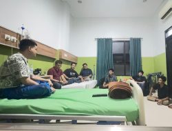 Di Tengah Kondisi Tubuh Kurang Sehat, Ali Syahbana Tetap Isi Diskusi Santai Komunitas Teduh Pikir di Rumah Sakit