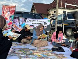 Dekatkan Masyarakat Dengan Literasi, PELITA Bersama Dispersip Tanbu Buka Lapak Baca dan Mewarna Gratis