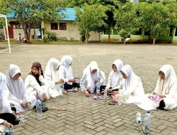 SMPN 2 Kusan Hulu Tanbu Melakukan Kegiatan Ecobrick Manfaatkan Plastik Bekas