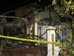 Ada Suara Ledakan, Sebuah Rumah dan Mobil Hangus Terbakar di Kompek AMD Permai Banjarmasin