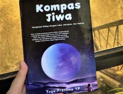 Anggota Komunitas Teduh Pikir Luncurkan Buku Kompas Jiwa