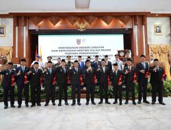 Gubernur Kalsel Serahkan SK Jabatan Wali Kota dan Bupati se-Kalsel