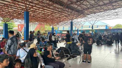 Jelang Idulfitri 1446 H, Pelabuhan Trisakti Banjarmasin Mulai Dipenuhi Penumpang