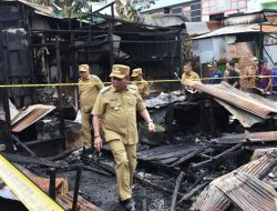 Bupati Wiyatno Tinjau Lokasi Kebakaran di Pasar Sari Mulia Kapuas