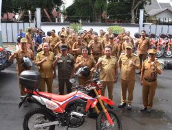 Tangani Karhutla, Pemkab Kapuas Serahkan Bantuan Kendaraan Operasional