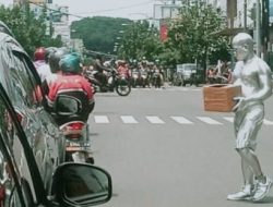 Dinsos Imbau Pengendara Jangan Beri Uang pada Gepeng atau Manusia Silver