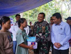 Bupati Balangan Tinjau Karya Bakti TNI di Desa Mamantang dan Ruuk-Sawang
