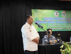 Tingkatkan Kualitas Layanan Publik Hingga Tingkat Desa, Bupati Batola Buka Pelatihan Excellent Service