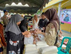 Warga Desa Lampihong Kanan Tetap Antusias Serbu Pasar Murah
