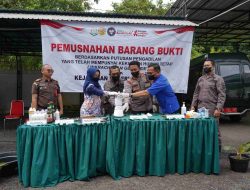 Kejari Balangan Musnahkan Barang Bukti 13 Perkara Selama Kasus Februari Hingga Maret 2025
